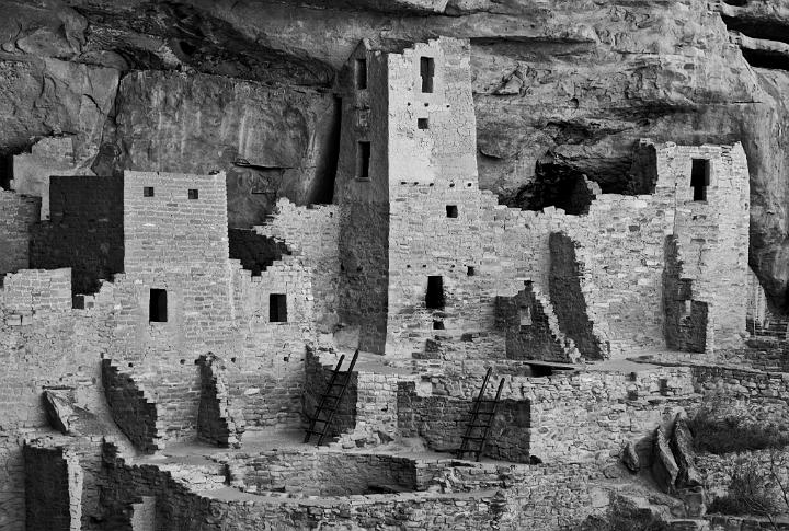 Mesa Verde Cliff Palace 0929 bw.jpg